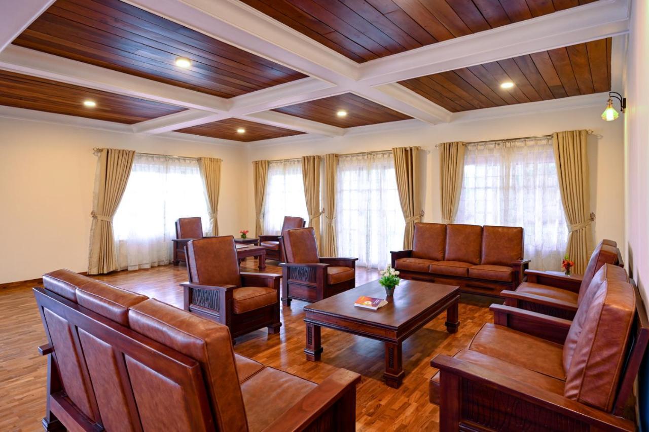 Hotel Petals Nilgiris Ooty Esterno foto